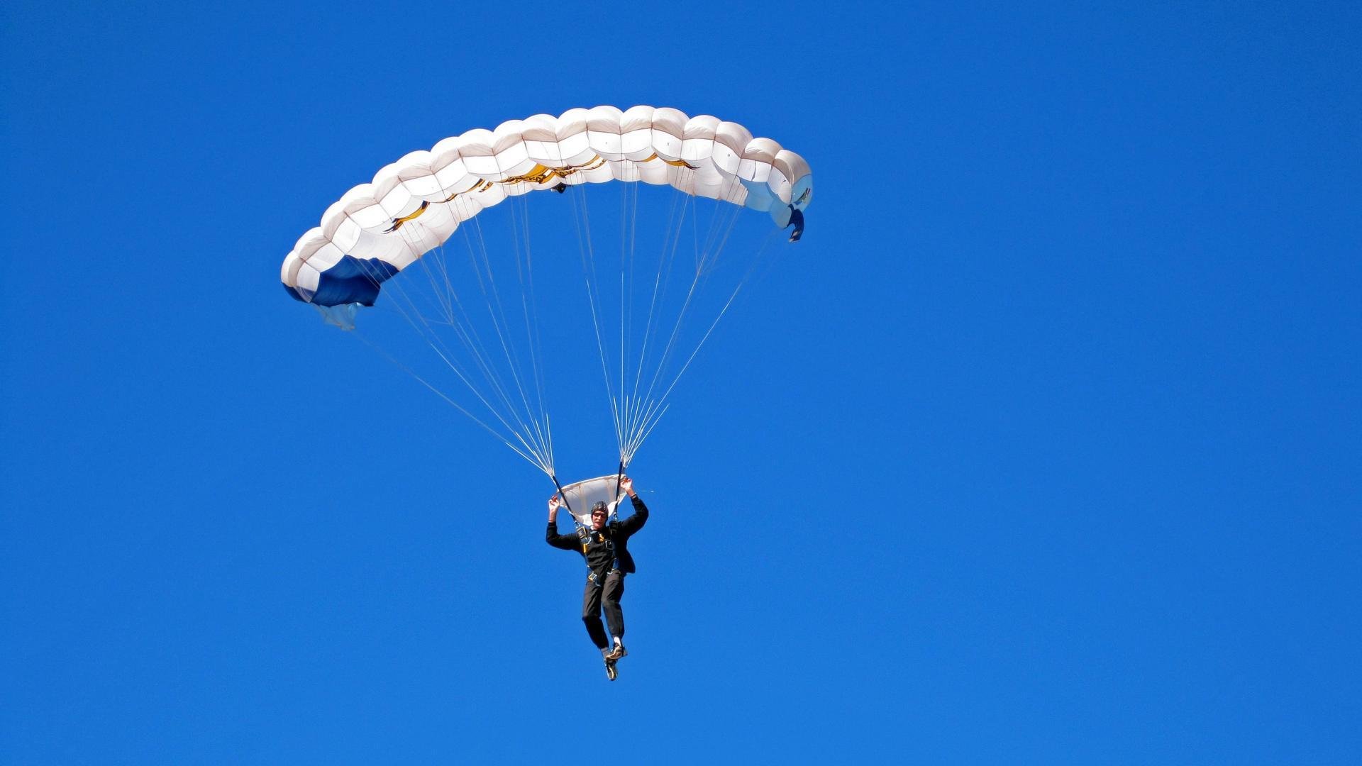 新兴电竞赛事形式不断出现，体验感全面升级，新兴电竞学校